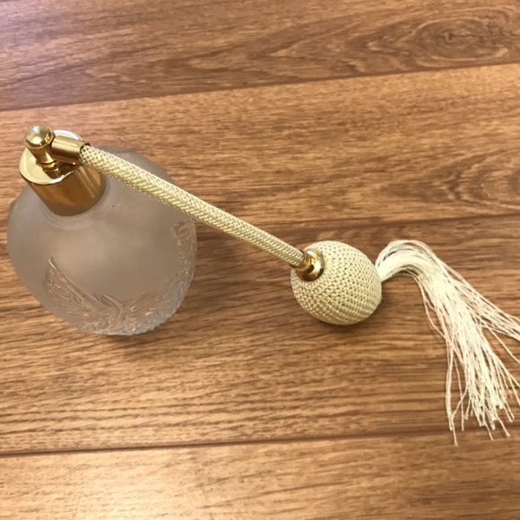 Vintage Art Glass Perfume Bottle Atomizer - Picture 3 of 10